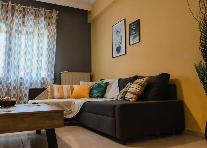 Aigli\'S Urban Lodge